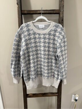 Olive & Oak Houndstooth Crewneck Sweater